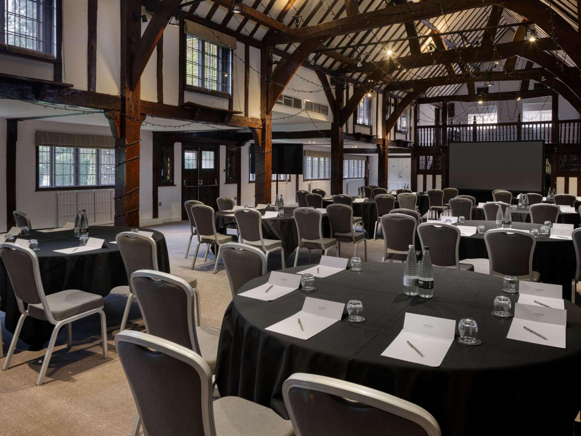 Sunday Box Hill Burford Bridge Hotel Dorking Extérieur photo