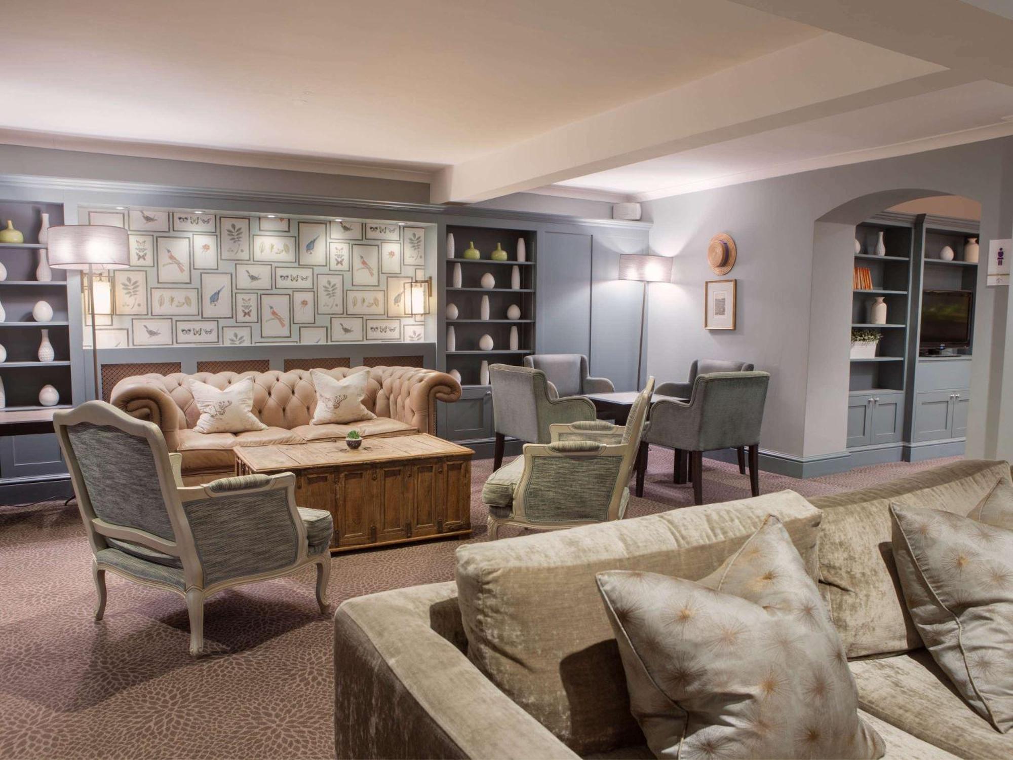 Sunday Box Hill Burford Bridge Hotel Dorking Extérieur photo