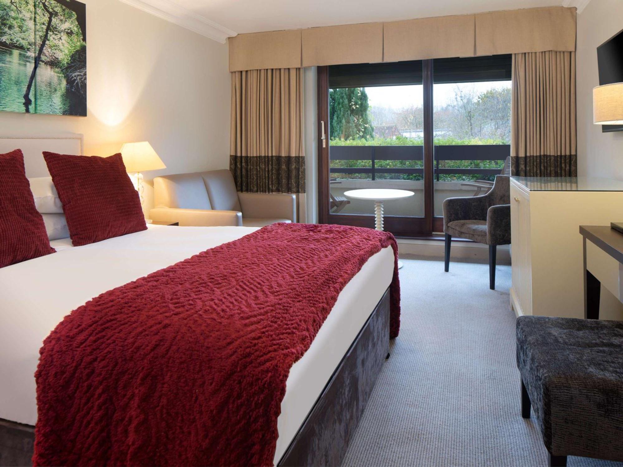 Sunday Box Hill Burford Bridge Hotel Dorking Extérieur photo