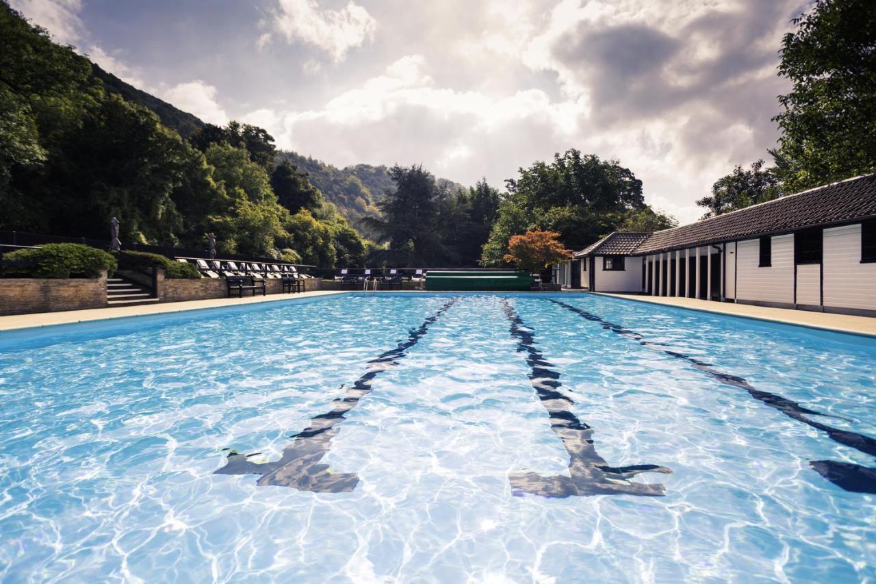 Sunday Box Hill Burford Bridge Hotel Dorking Extérieur photo