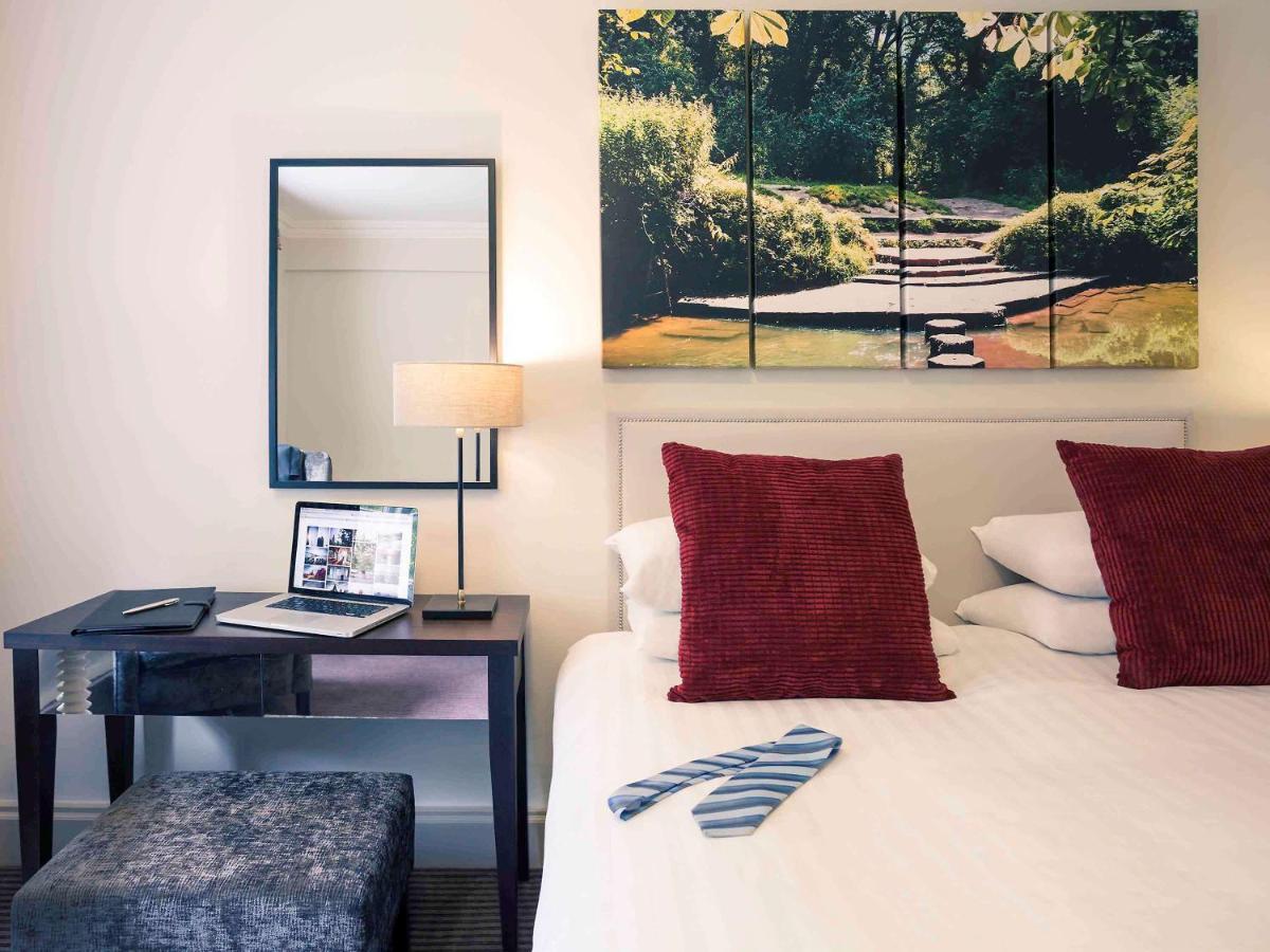 Sunday Box Hill Burford Bridge Hotel Dorking Extérieur photo